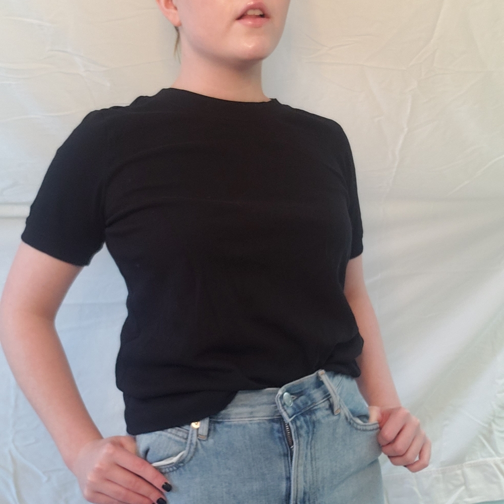 Plain black t-shirt